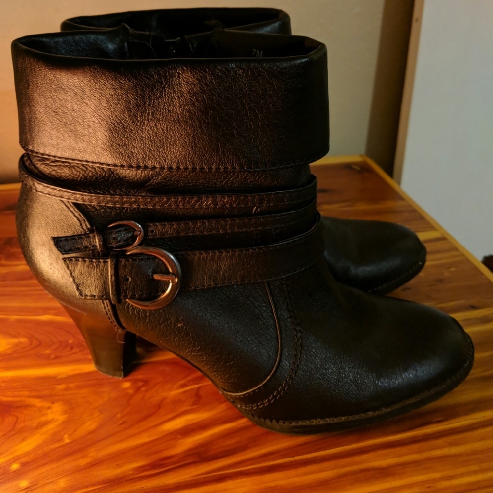 Size 7 ankle booties